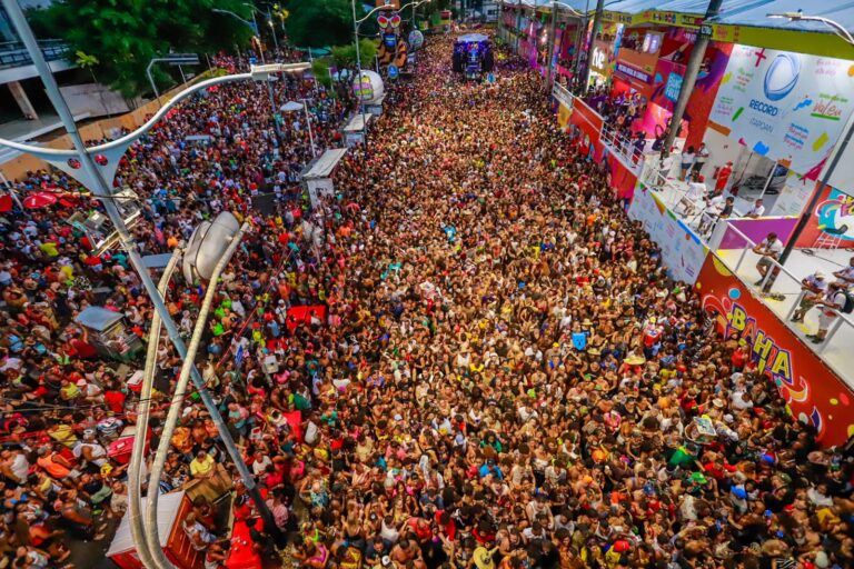 EUA emitem alerta de segurança para turistas no Carnaval do Brasil