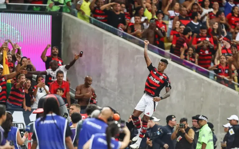 Flamengo vence Vasco e avança para a sétima final seguida do Carioca