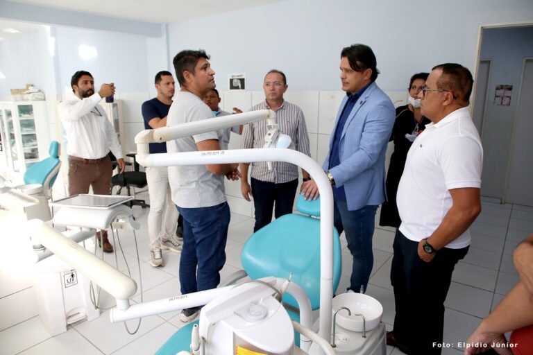 UBS Rosângela Lima, no Planalto, recebe visita da Comissão de Saúde da CMN