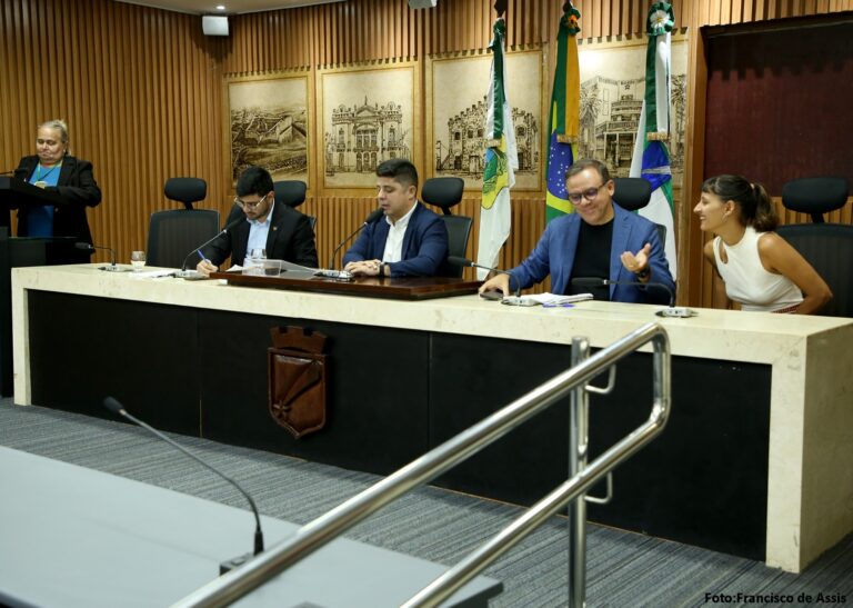 Comissão aprova projetos para inclusão, turismo, segurança e causa animal