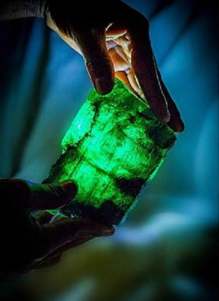 Feira internacional de Gemas destaca esmeralda e relembra importância de Goiás no mercado mundial