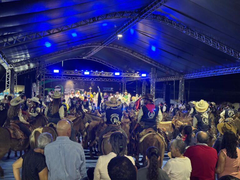 Romaria de Guarinos celebra 276 anos com cavalgadas de mais de 50 municípios e apoio do governador Ronaldo Caiado