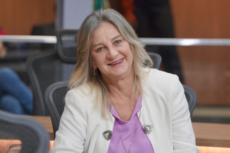 Deputada Dra Zeli Fritsche transforma pressão em força política