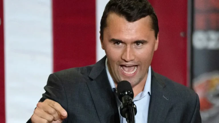 Suspeito confessa assassinato de Charlie Kirk em mensagem enviada ao colega de quarto