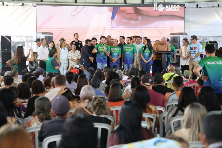 Parlamento leva serviços gratuitos a Santo Antônio do Descoberto