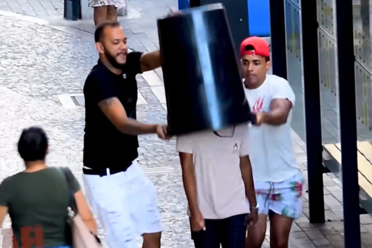 Justiça de Pernambuco impõe multa de R$ 50 mil a youtuber por vídeos de “pegadinhas”