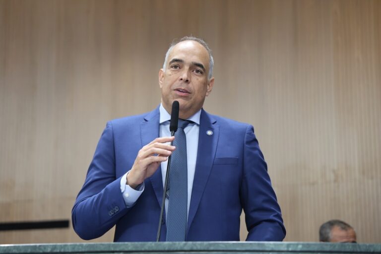 Do PDS de Silvio Pascoal ao MDB de Haley Margon: Catalão mantém força política com posse de Luiz Sampaio