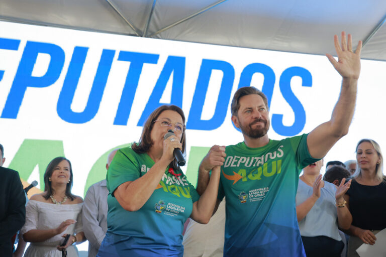 Programa Deputados Aqui leva centenas de atendimentos e serviços especializados a Mineiros