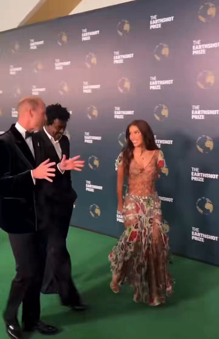 Olhares, samba e polêmica: Anitta brilha ao lado do príncipe William em evento ambiental no Rio