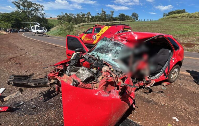 Colisão entre carro e caminhão deixa um morto e crianças feridas no norte do Paraná