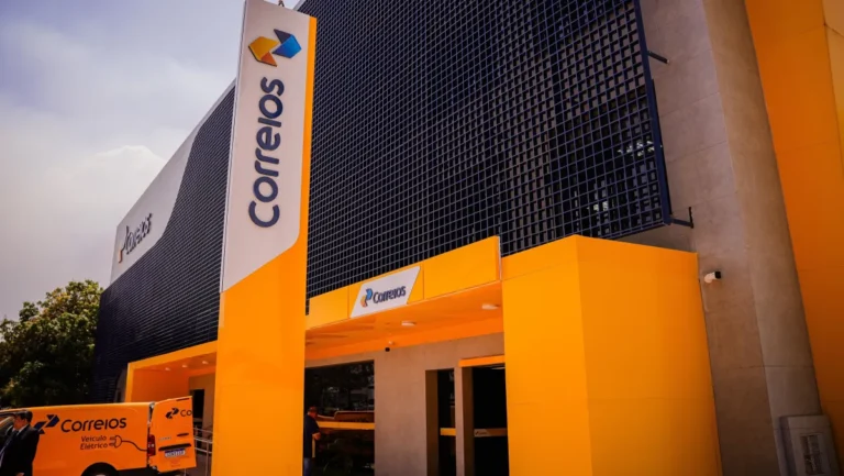 Greve de trabalhadores dos Correios começa em nove estados