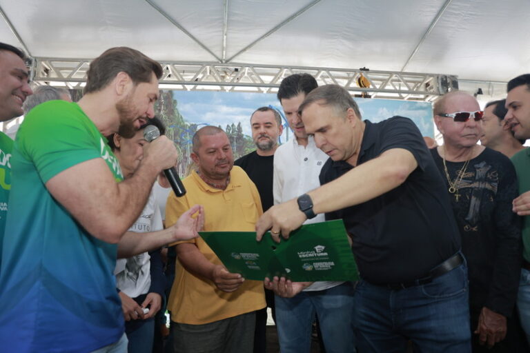 Deputados Aqui leva serviços à região oeste de Goiânia e homenageia legado de Iris Rezende