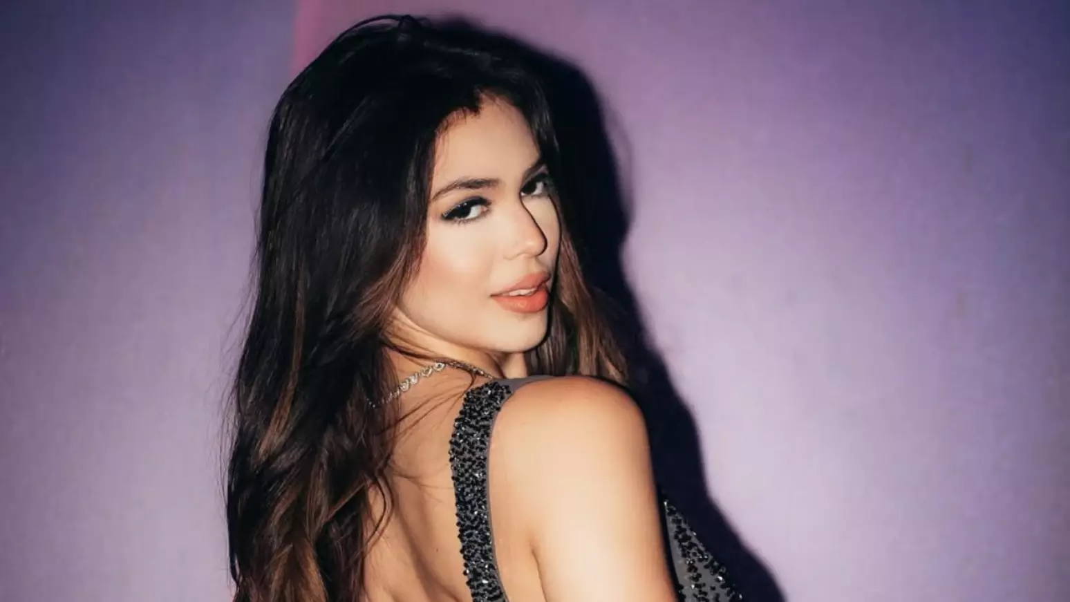 Aos 19 anos, Melody afirma que carreira rendeu R$ 50 milhões em 2025