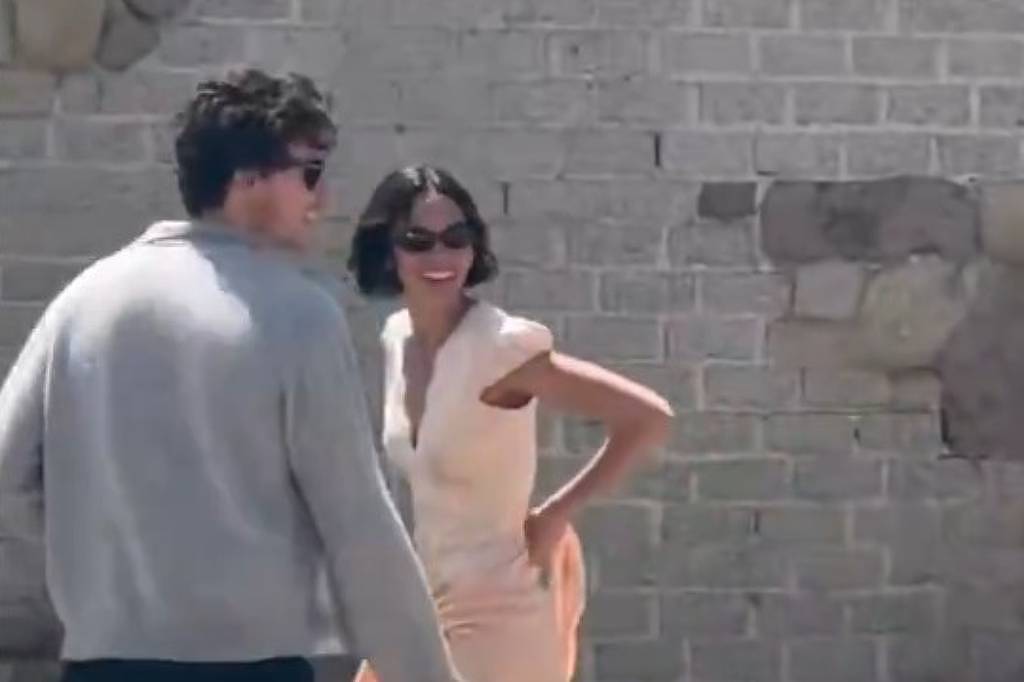 Após viagem, Bruna Marquezine reencontra Shawn Mendes em Malibu