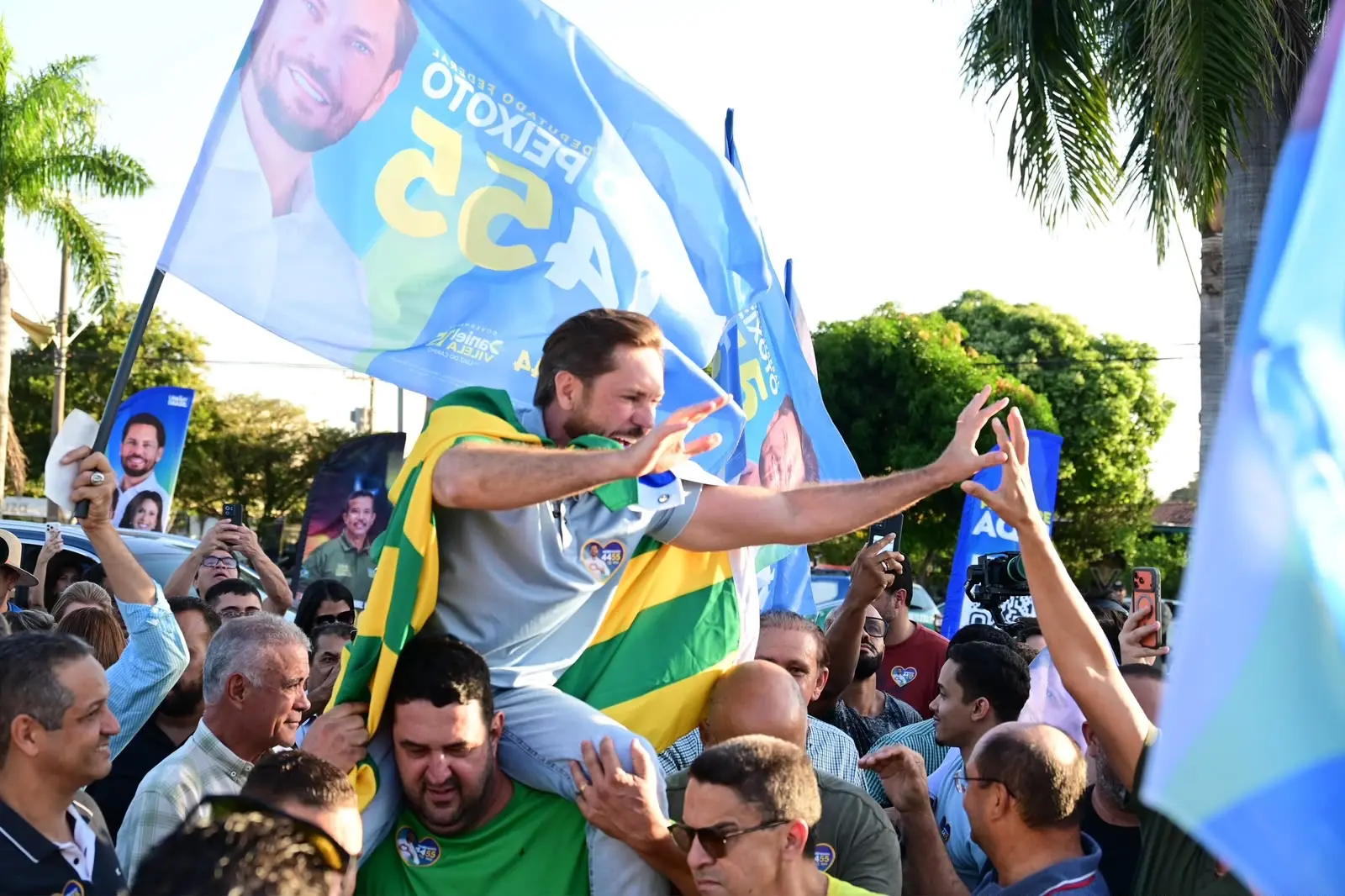 Bruno Peixoto inaugura comitê em Goiânia com público de mais de 2 mil pessoas