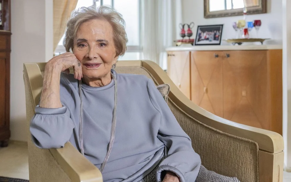 Morre Glória Menezes, ícone da televisão brasileira, aos 91 anos