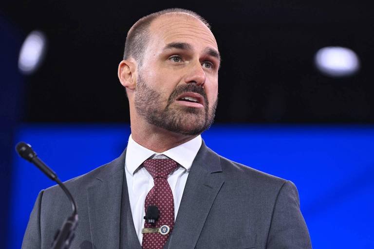 Ministério da Justiça demite Eduardo Bolsonaro da Polícia Federal por abandono de cargo