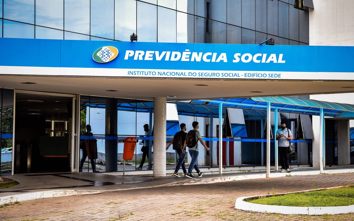 INSS começa a devolver valores descontados de forma irregular; veja quem tem direito