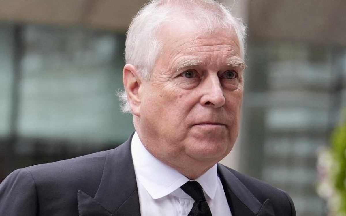 Ex-príncipe Andrew é detido no Reino Unido durante apuração sobre ligação com Jeffrey Epstein