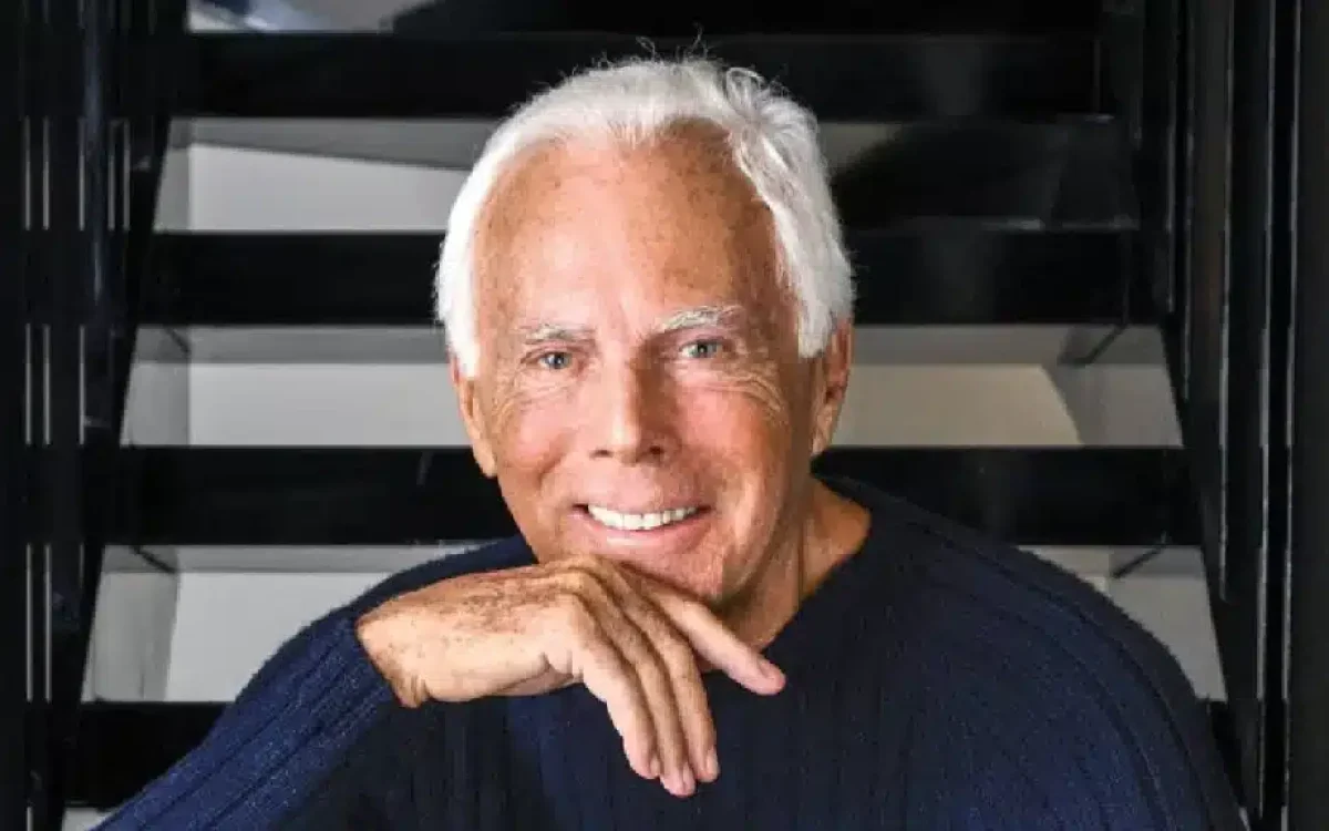 Giorgio Armani, mestre da alfaiataria moderna, morre aos 91 anos