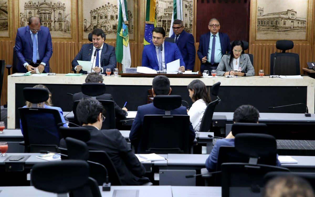 Câmara de Natal aprova reajuste de 6,27% para professores da rede municipal