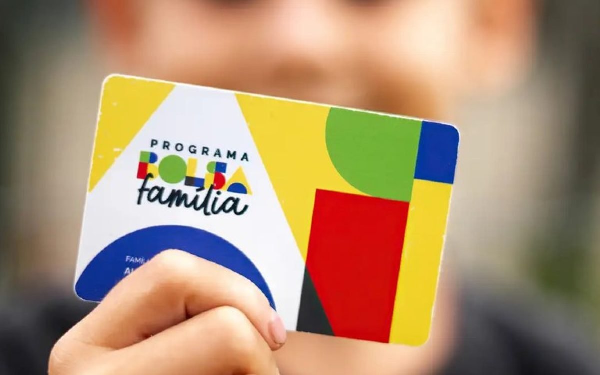 Bolsa Família terá piso de R$ 691 a partir de outubro; veja o que muda