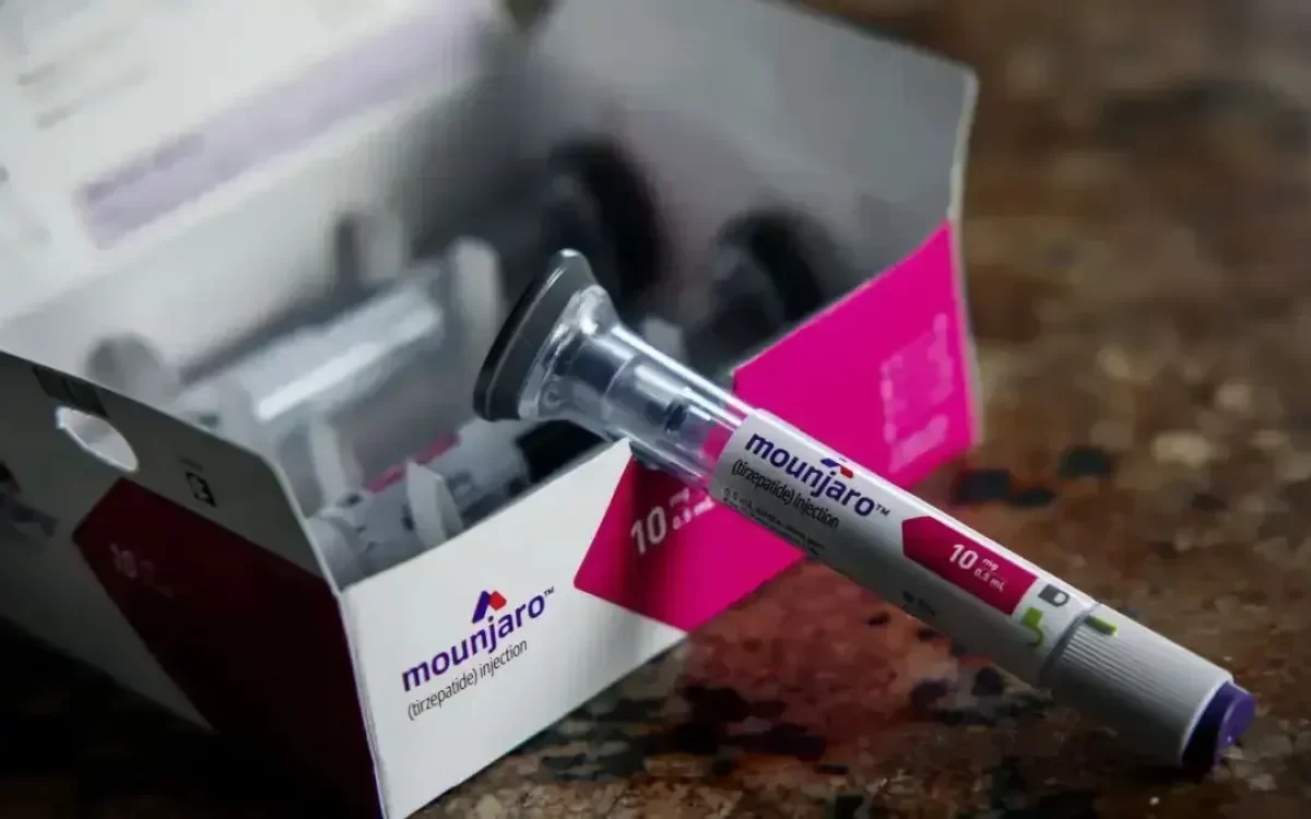Clínicas de estética vendem irregularmente caneta emagrecedora Mounjaro por delivery e em doses fracionadas