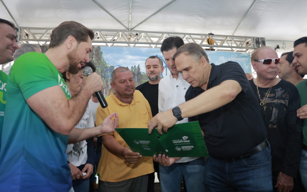 Deputados Aqui leva serviços à região oeste de Goiânia e homenageia legado de Iris Rezende